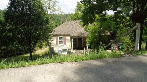 820 Leger Rd, Irwin, PA 15642 photo 1