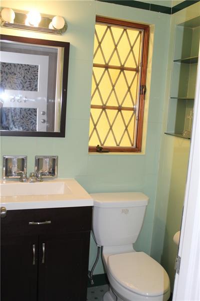 438 Halcomb Ave, Clairton, PA 15025 photo 12