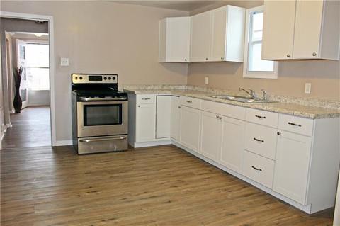 438 Halcomb Ave, Clairton, PA 15025 photo 4