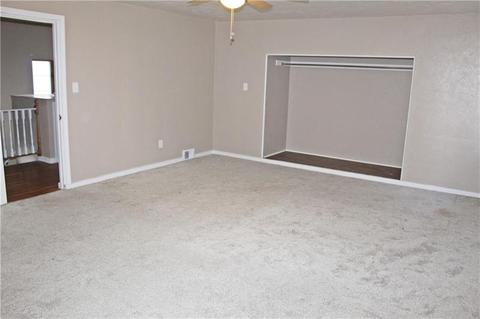 438 Halcomb Ave, Clairton, PA 15025 photo 8