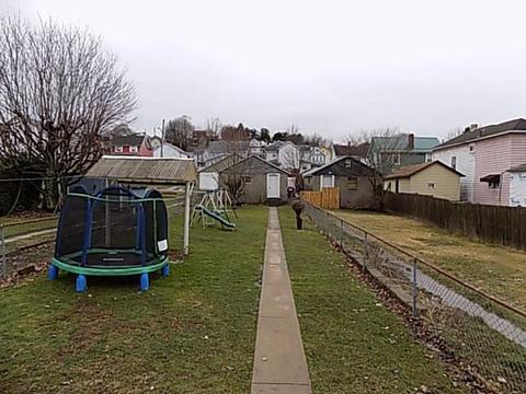 433 Longfellow St, Vandergrift, PA 15690 photo 8