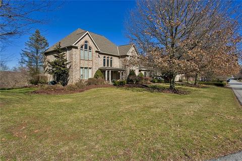 4110 Manor Oaks Ct, Export, PA 15632 photo 2