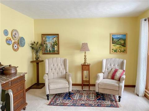 114 Eric Dr, Beaver, PA 15009 photo 3