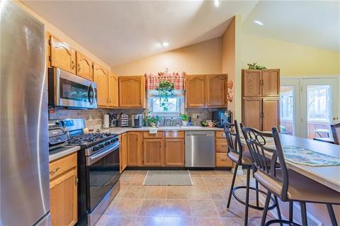 118 Rizzi Dr, Irwin, PA 15642 photo 6