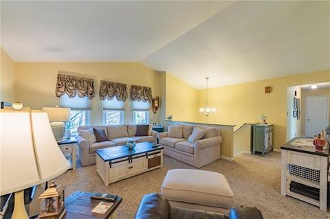 118 Rizzi Dr, Irwin, PA 15642 photo 4