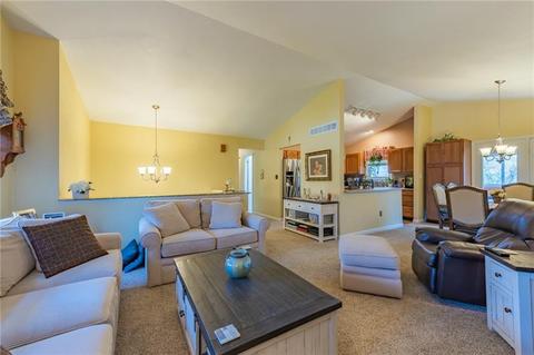 118 Rizzi Dr, Irwin, PA 15642 photo 5