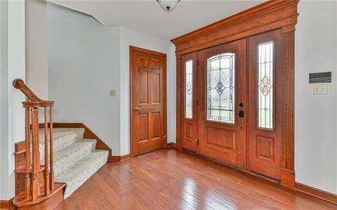 4054 Jupiter Dr, Hampton, PA 15101 photo 2