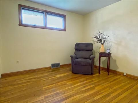 24 S Rolling Hills Ave, Irwin, PA 15642 photo 17