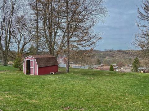 24 S Rolling Hills Ave, Irwin, PA 15642 photo 2