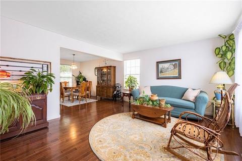545 Juniper Ct, Mars, PA 16046 photo 4