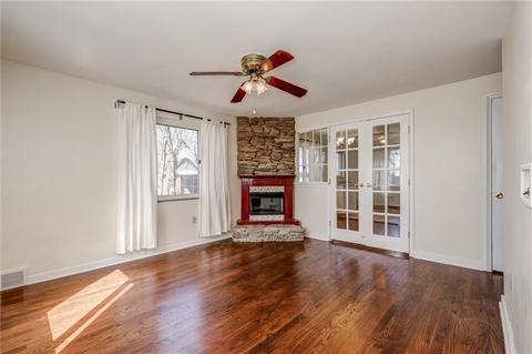 133 E Fairview Ave, Mccandless, PA 15237 photo 2
