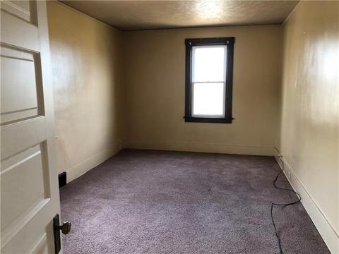 549 Mitchell Ave, Clairton, PA 15025 photo 12