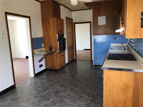 549 Mitchell Ave, Clairton, PA 15025 photo 5
