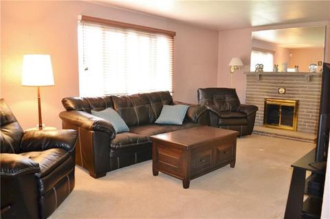 433 Raspberry Dr, Monroeville, PA 15146 photo 3