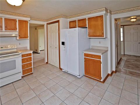 32 Aspen, Irwin, PA 15642 photo 3