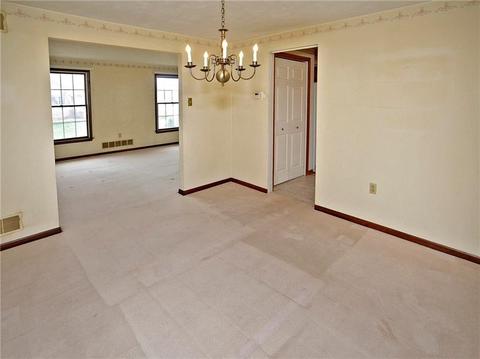 32 Aspen, Irwin, PA 15642 photo 12