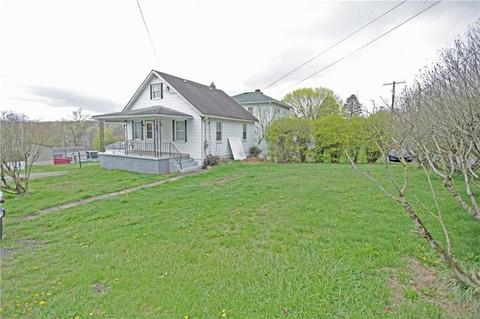1113 State St, Vandergrift, PA 15690 photo 5