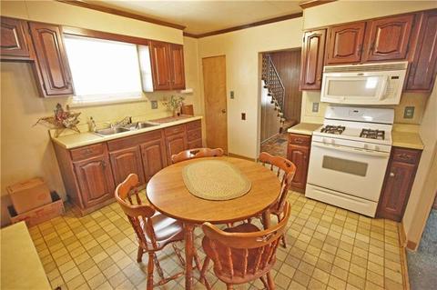 1113 State St, Vandergrift, PA 15690 photo 12