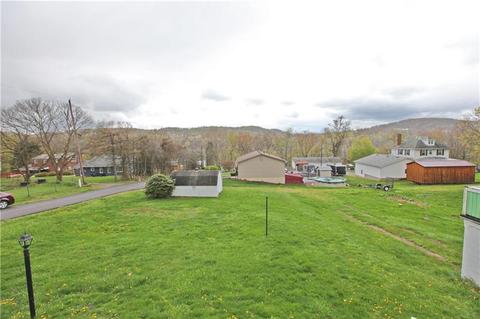 1113 State St, Vandergrift, PA 15690 photo 9