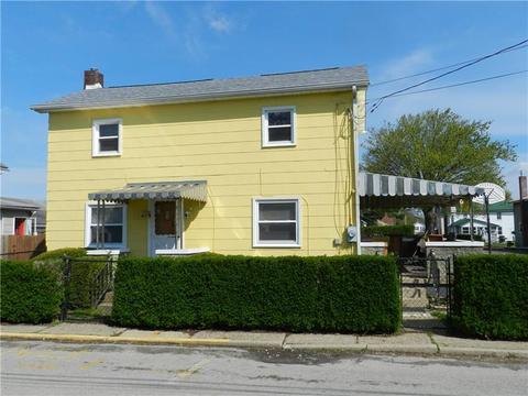 714 N 4th St, Apollo, PA 15613 photo 1
