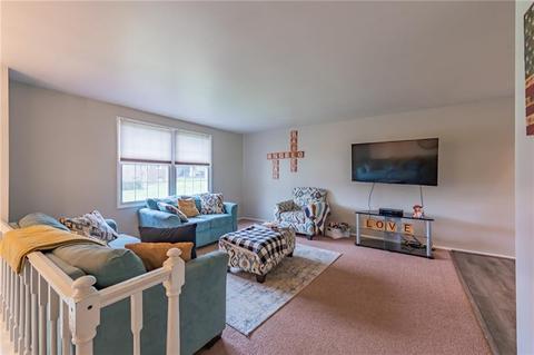 124 Pheasant Run Dr, Export, PA 15632 photo 3