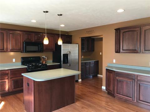 6414 Lindsey Ln, Export, PA 15632 photo 3