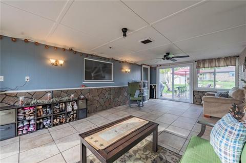 153 Maple Dr, Latrobe, PA 15650 photo 2