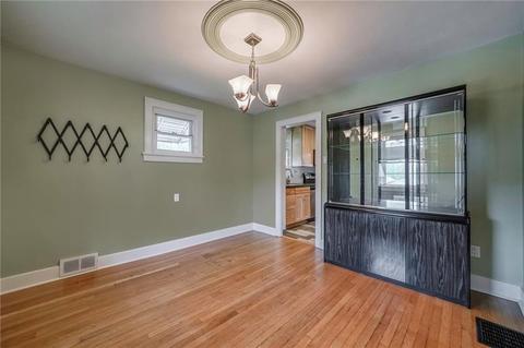 1800 Devonshire Rd, Coraopolis, PA 15108 photo 5