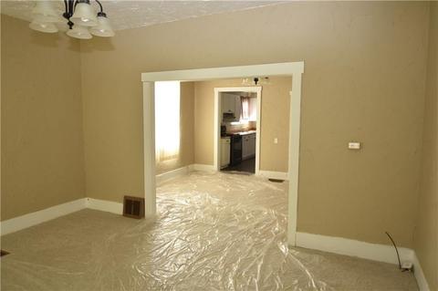 212 S Main St, Elderton Boro, PA 15736 photo 9