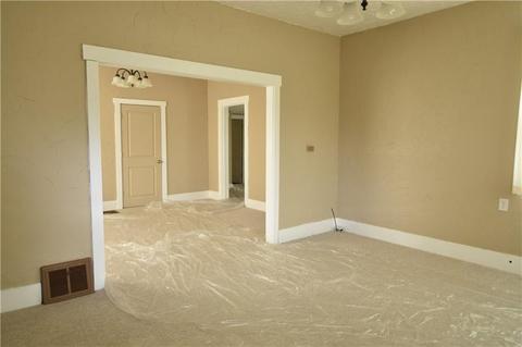 212 S Main St, Elderton Boro, PA 15736 photo 8