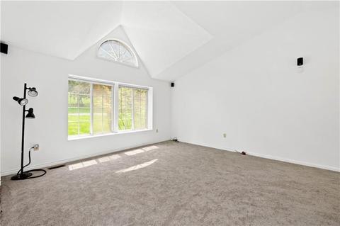 233 Pine Dr, Carnot-moon, PA 15108 photo 9