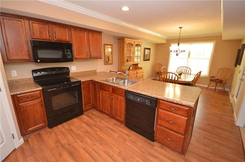 102 Adele Ct, Pittsburgh, PA 15229 photo 11