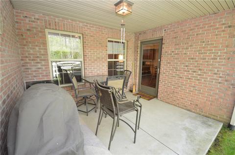 102 Adele Ct, Pittsburgh, PA 15229 photo 2