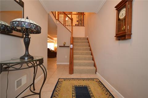 102 Adele Ct, Pittsburgh, PA 15229 photo 4