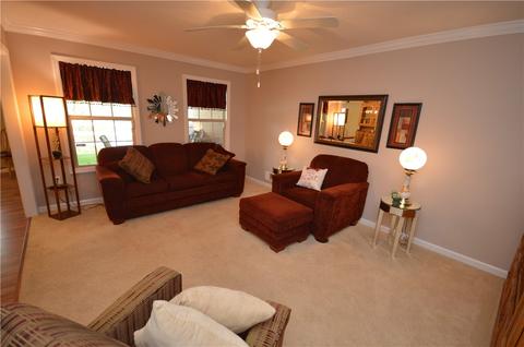 102 Adele Ct, Pittsburgh, PA 15229 photo 5