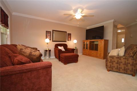 102 Adele Ct, Pittsburgh, PA 15229 photo 6