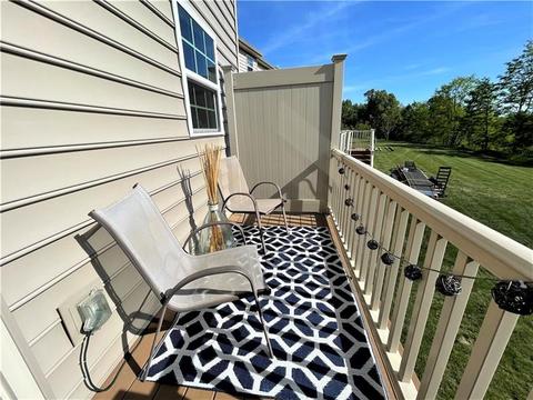 905 Pointe View Dr, Mars, PA 16046 photo 2