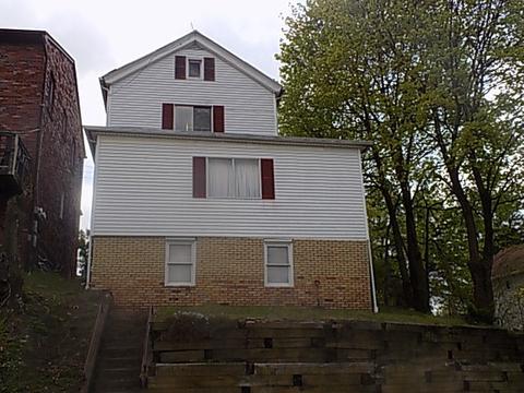 413 Lowell St, Vandergrift, PA 15690 photo 1