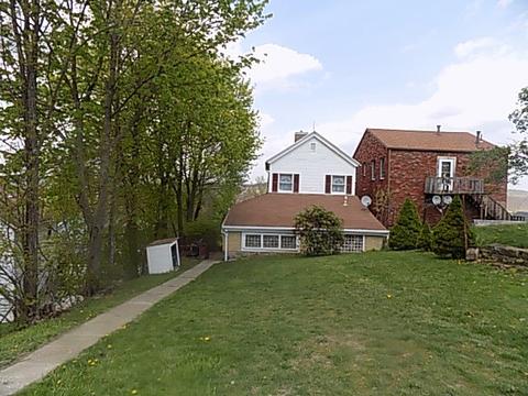 413 Lowell St, Vandergrift, PA 15690 photo 6