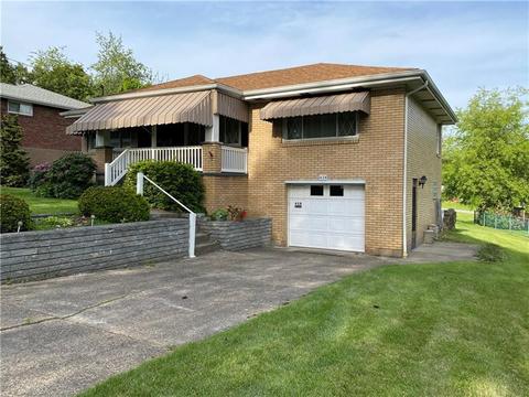 428 Raspberry Dr, Monroeville, PA 15146 photo 2