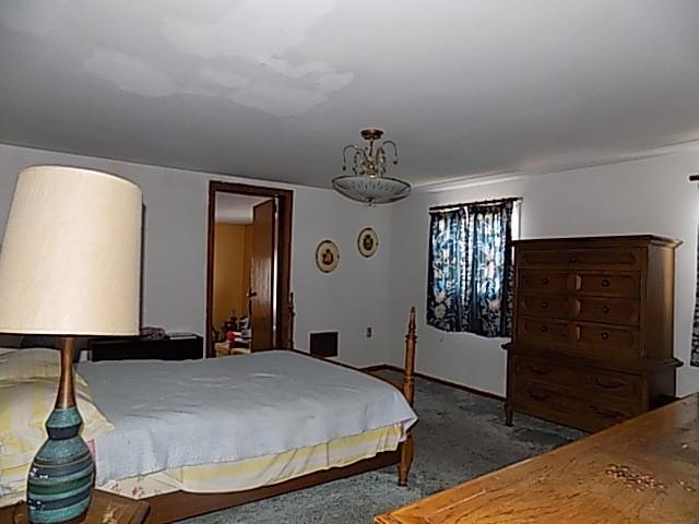 817 Holland St, Vandergrift, PA 15690 photo 7