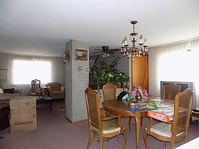  817 Holland St, Vandergrift, PA 15690 photo 4