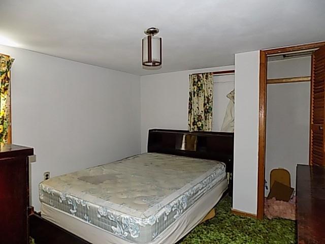  817 Holland St, Vandergrift, PA 15690 photo 9