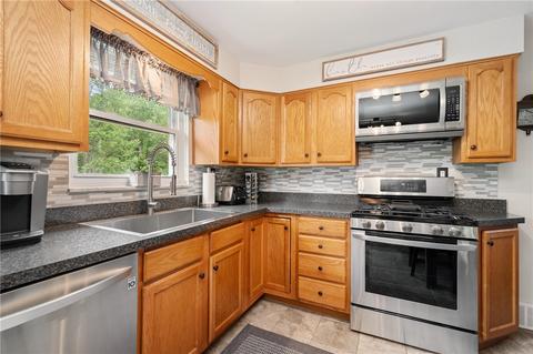 138 Wickham Dr, Monaca, PA 15061 photo 7