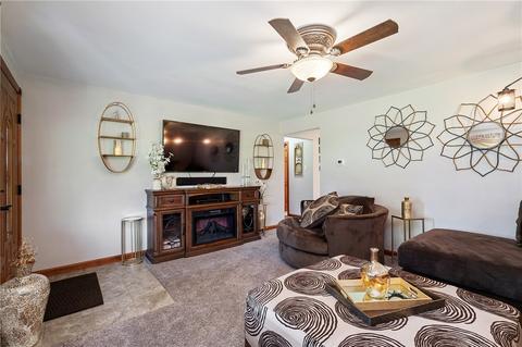 138 Wickham Dr, Monaca, PA 15061 photo 4