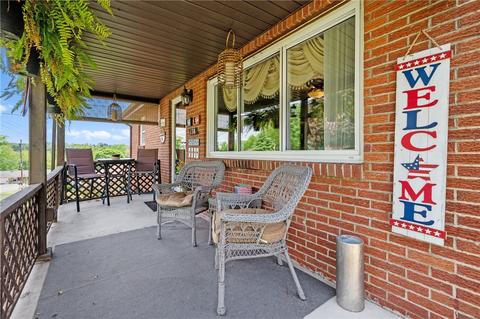 138 Wickham Dr, Monaca, PA 15061 photo 2