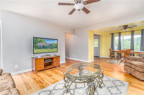 128 Pleasantview Dr, Monaca, PA 15061 photo 6