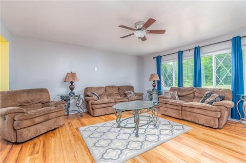 128 Pleasantview Dr, Monaca, PA 15061 photo 5