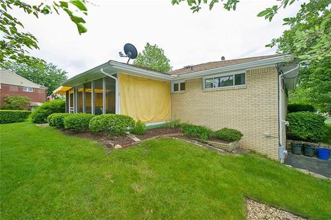 101 Manchester Dr, Irwin, PA 15642 photo 6