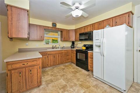 101 Manchester Dr, Irwin, PA 15642 photo 12
